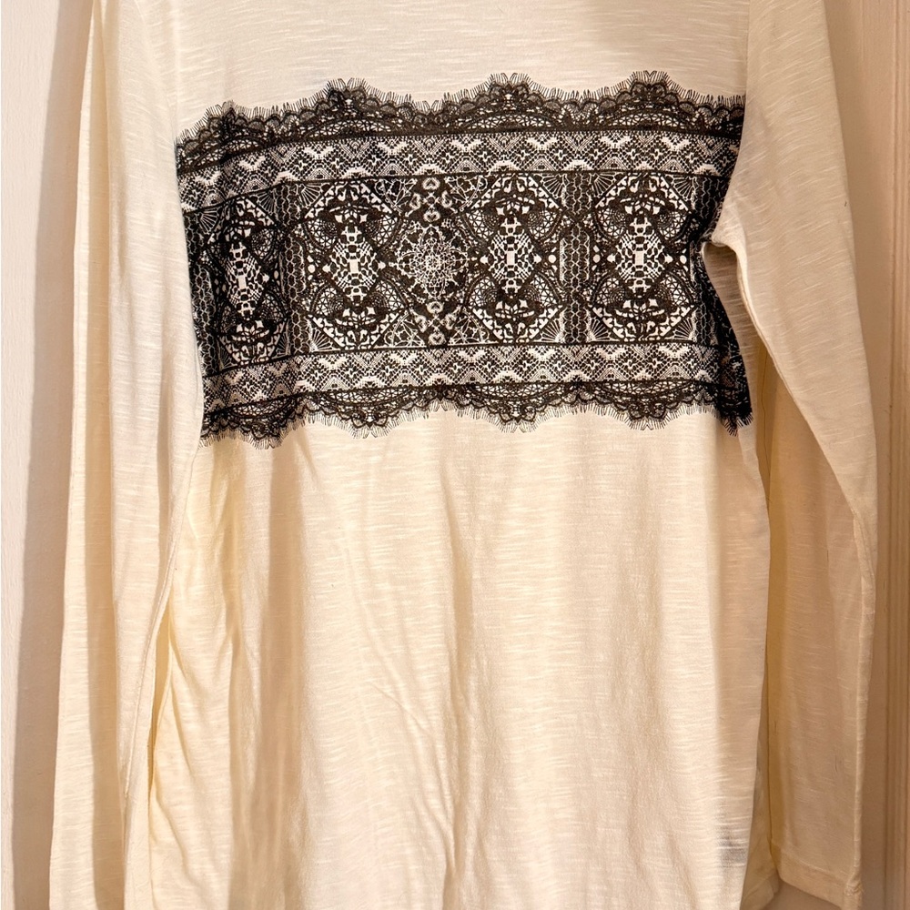Kardashian Kollection Cream Top Tumic Tee with Black Lace design